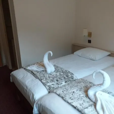 La Cascade Hotel