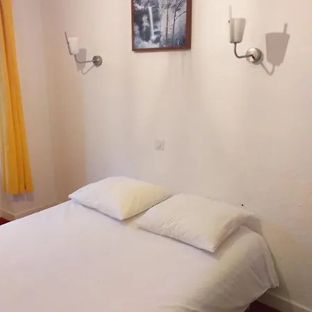 La Cascade Hotel *